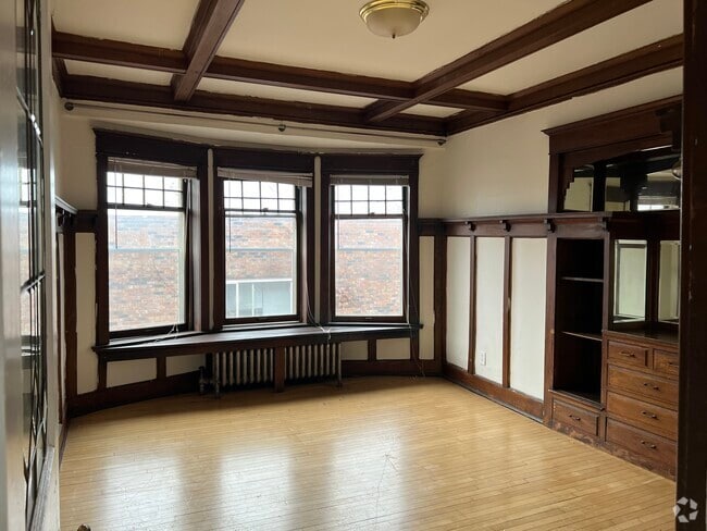 Dining - 2313 E Webster Pl Rental