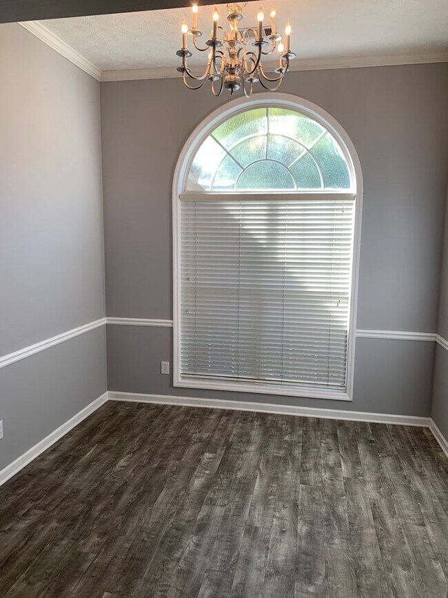 Photo - 2155 Herndon St