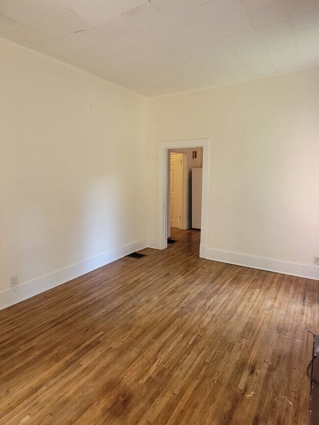 Photo - 1404 Bass Ave Unit Apt C