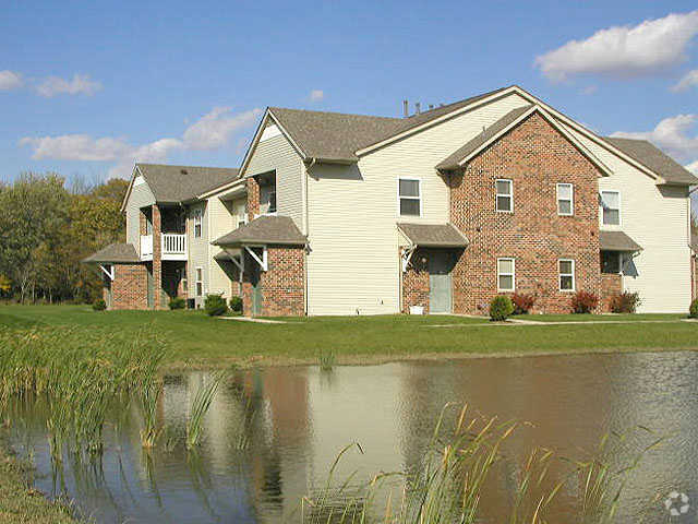 Building Photo - Hunters Run Rental