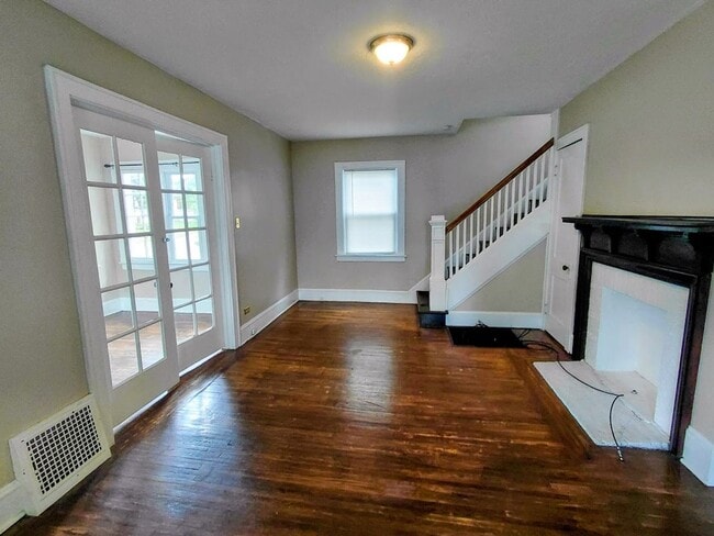 Photo - Three bedroom one bathroom home for rent