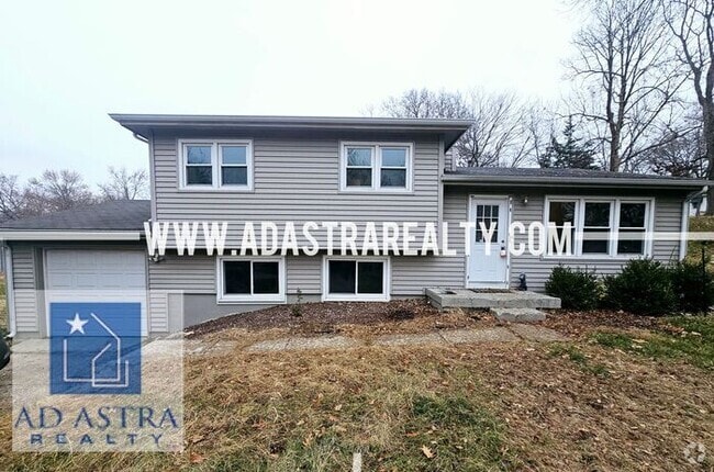 Building Photo - Open 3 Bed 2 Bath Home KCMO!!-Available in...