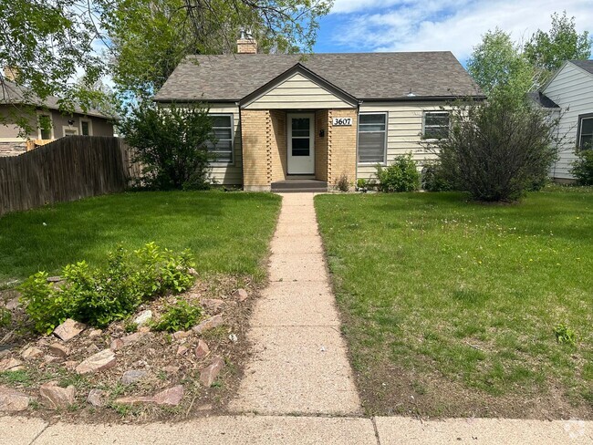 Building Photo - 3 BEDROOMS PLUS OFFICE,  2 BATHROOM, SINGL... Rental