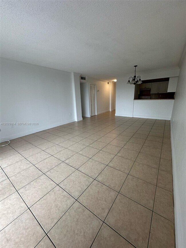 Building Photo - 6930 Miami Gardens Dr Unit 1-408