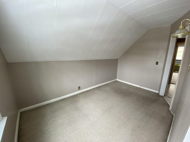 Photo - 172 Sanford Ave S Unit 3 - third floor