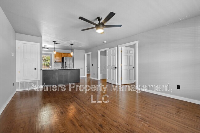 Photo - 825 N Leverett Ave