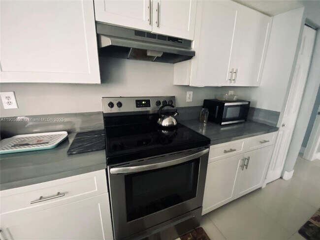 Photo - 11601 SW 2nd St Unit 21201