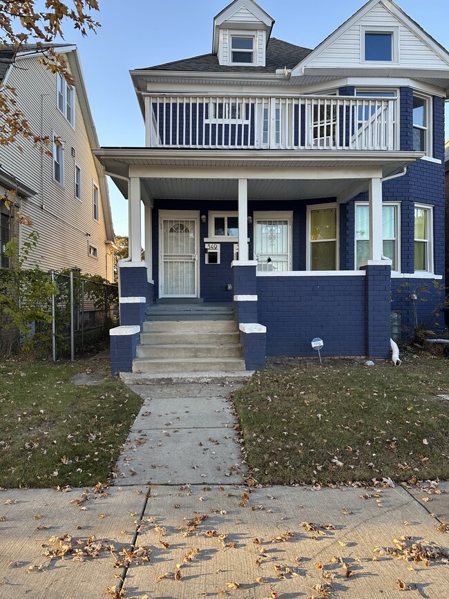 Building Photo - 349 Westminster St