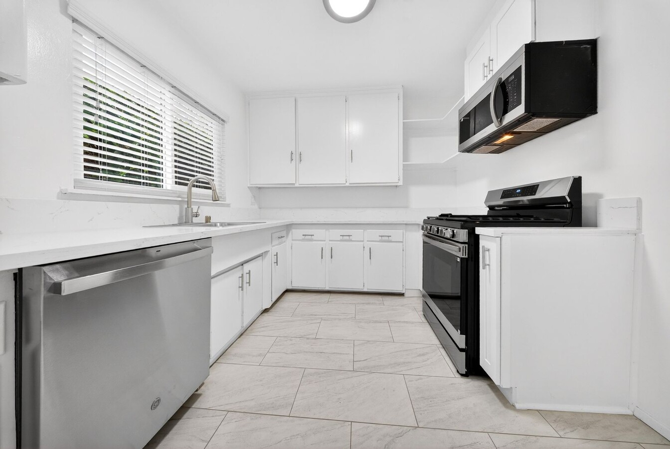 Photo - 2469 S. Robertson Blvd