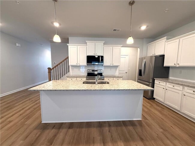 Photo - 401 Lanier Cir