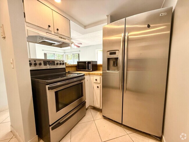 Building Photo - 1821 Fairview Villas Dr Unit 2 Rental