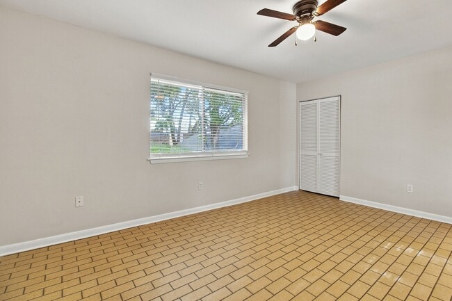 Photo - 201 College Blvd E Unit 17