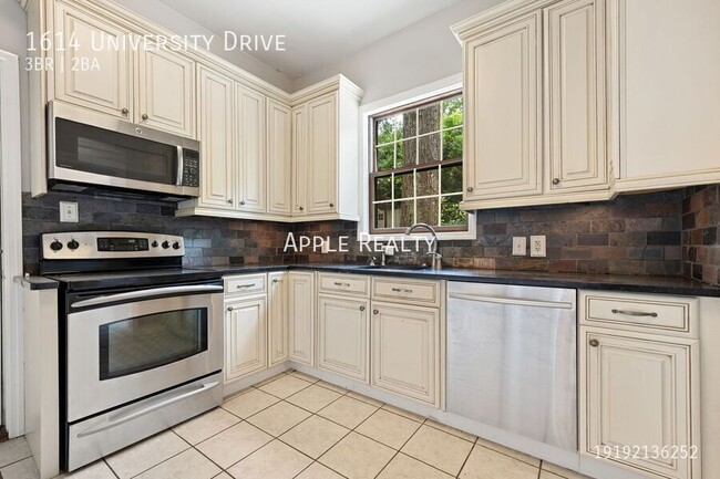 Photo - 1614 University Dr