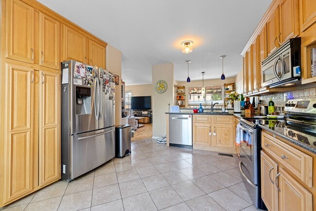 Photo - 2780 Perry St