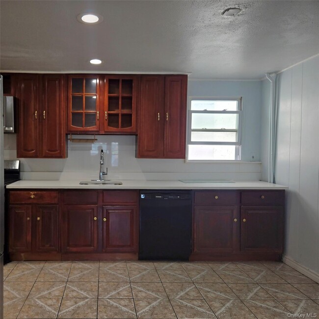 Photo - 139 Sickles Ave Unidad 2