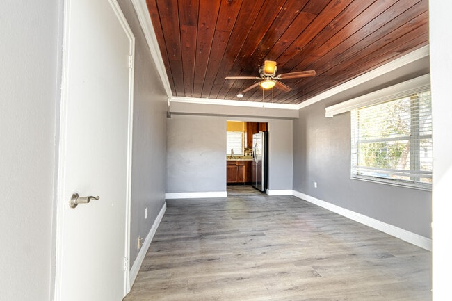 Photo - 112 W 34th St Unit 2