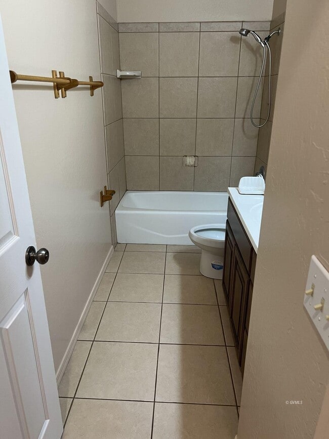 Photo - 708 W 4th St