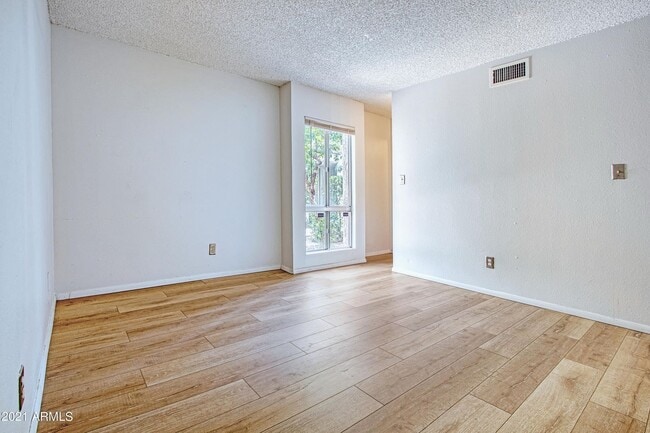 Photo - 3828 N 32nd St Unit 131