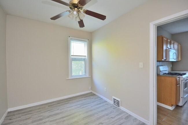 Photo - 818-820-820 E Brady St Unidad 820