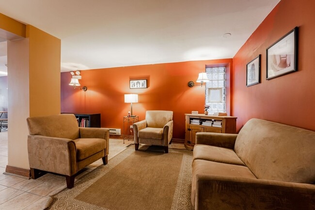 Photo - Sheridan Park / Uptown - 2 Bed / 2 Bath - Steps to Beach Unit 841-3A