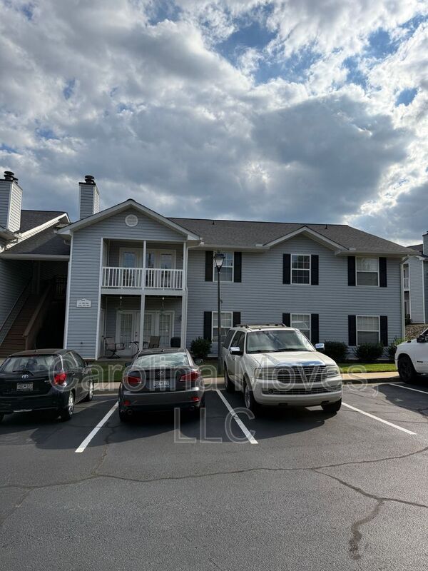 Building Photo - 107 Pelham Square Way Rental