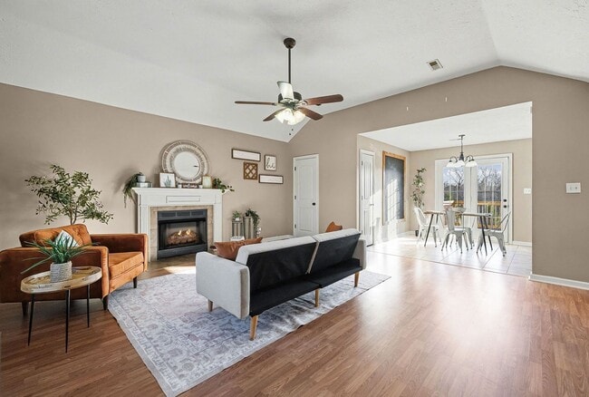 Photo - 1304 Freedom Dr