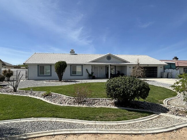 Building Photo - 7450 Paisley Ave