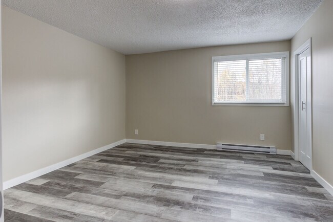 Building Photo - 1529 Olivia St