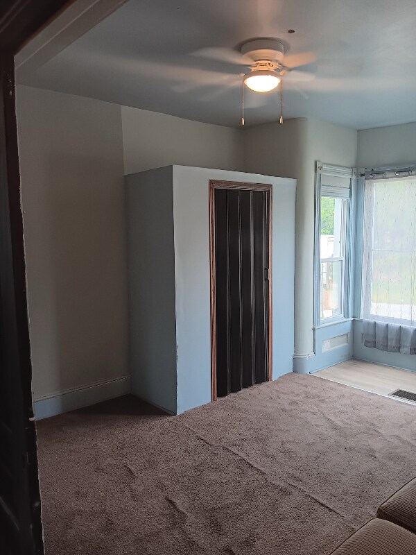 Photo - 126 Putnam St SW