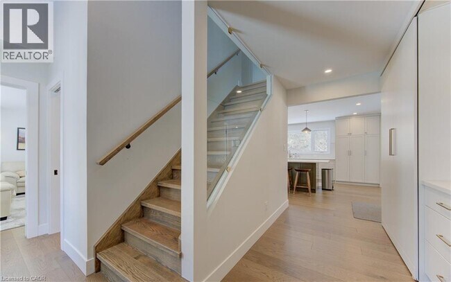 Photo - 343 Craigleith Dr