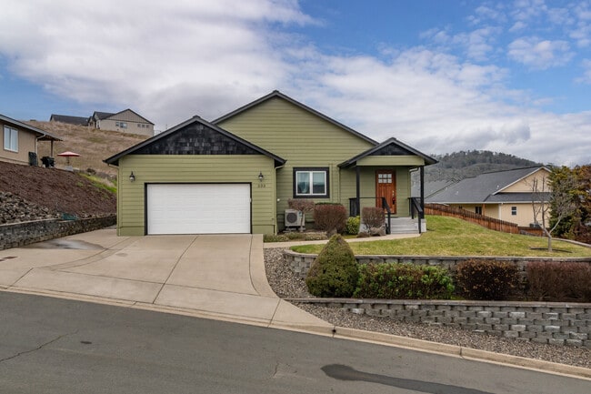 Photo - 233 Palmdale Ave