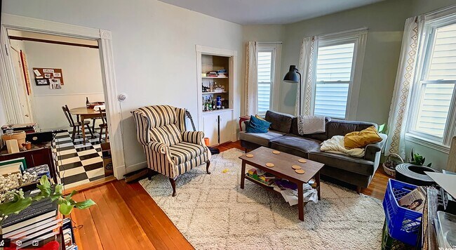 Photo - 376 Washington St