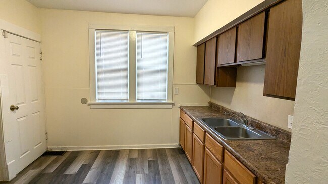 Photo - 1636 Manz St Unit 1