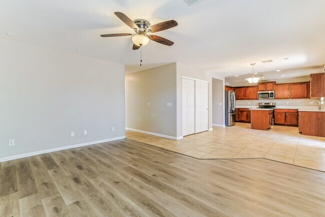 Photo - 28113 N Superior Rd