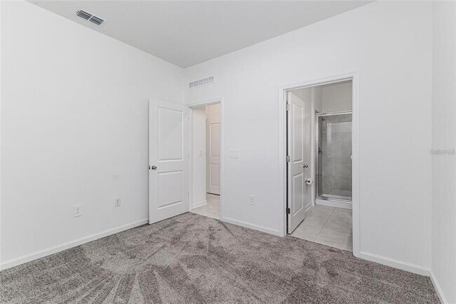 Photo - 1121 Deepwater Cir