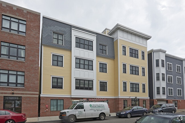 Photo - 318-340 W 2nd St