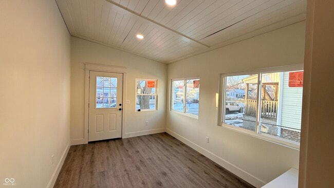 Photo - 1835 Applegate St