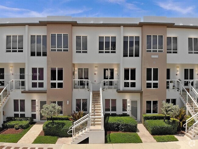 Building Photo - 10255 NW 63rd Ter Rental