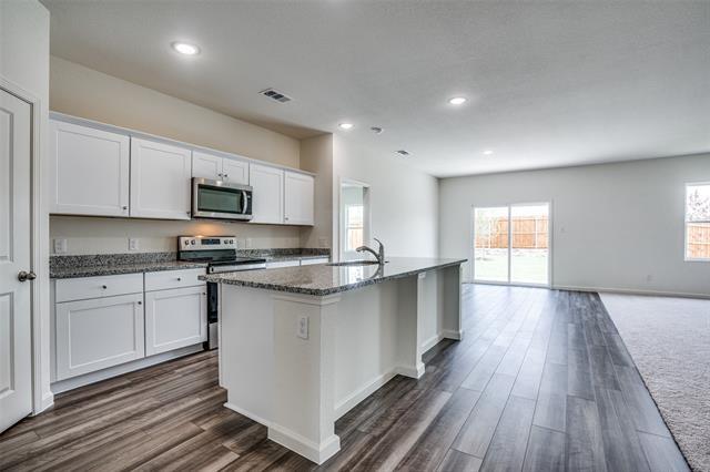 786 Wilshire Dr