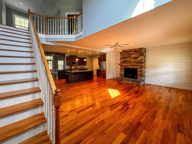 Photo - Spacious 5 Bed 3.5 Bath Home in Carthage
