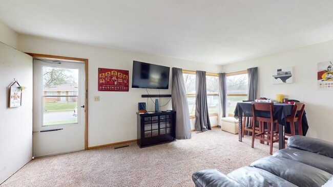 Photo - Duplex in North Ames - Close to Mall