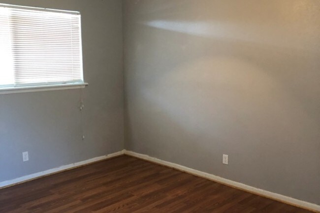 Photo - Cranbrook Court Apartments