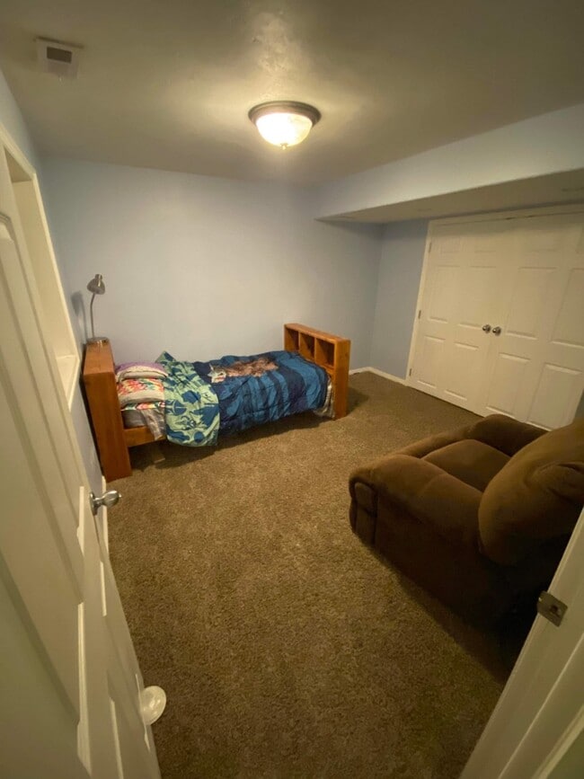 Photo - 1339 N 70 E