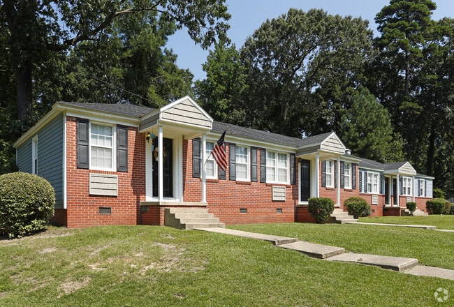 Photo - Cottages on Elm