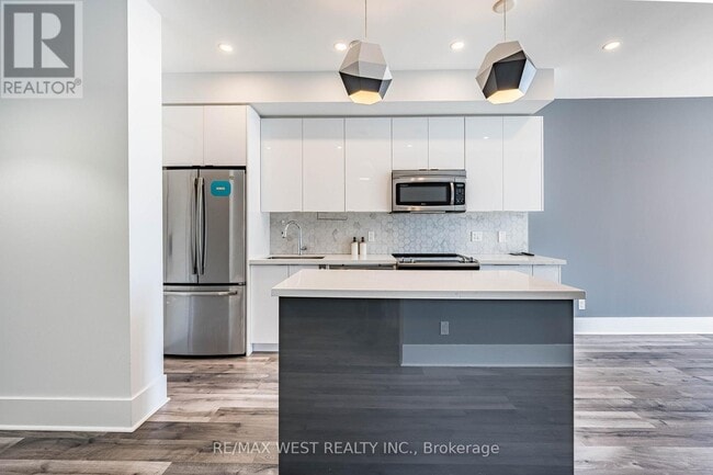 Photo - 103 The Queensway Unit 2906