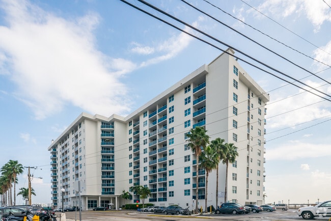 Photo - Wake Biscayne Bay