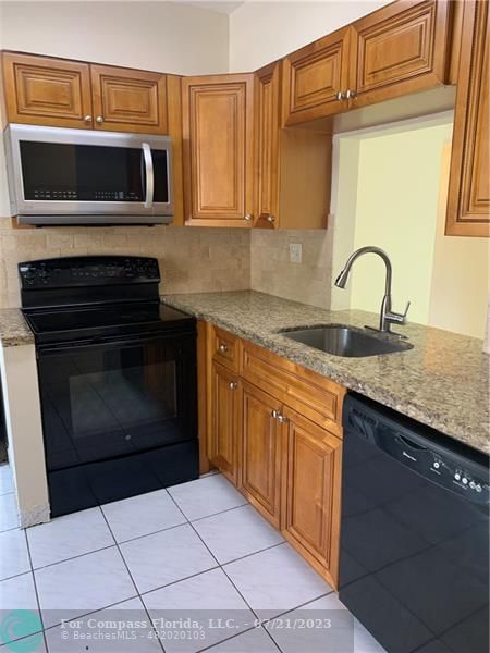 Photo - 713 Gardens Dr