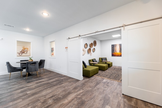 Photo - Sansom Bluff