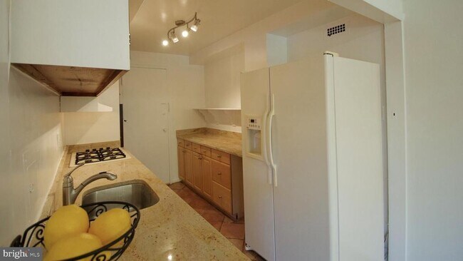 Photo - 10201 Grosvenor Pl Unidad 112