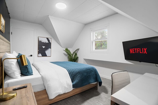 Photo - 1115 W 31st St Unidad ID1292856P